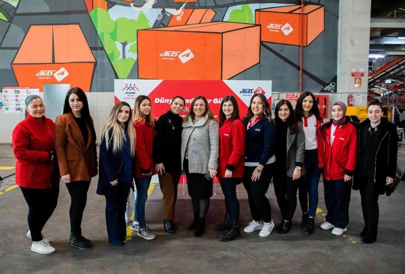 ‘Sınırları Aşan Kadınlar’ın ilham verici hikayeleri Aras Kargo kadın çalışanlarıyla buluştu
