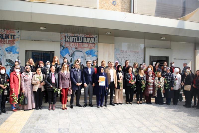 AK Parti Mersin Kadın Kollarından 8 Mart Dünya Kadınlar Günü açıklaması