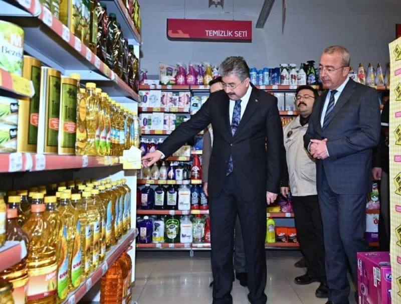 Osmaniye Valisi Erdinç Yılmaz, marketlerde fahiş fiyat ve stok denetimi yaptı