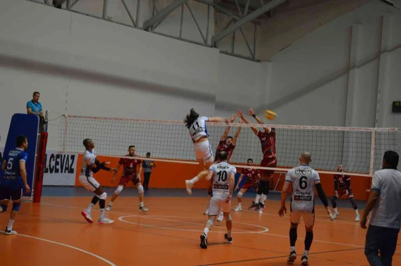 Çekişmeli maçın galibi Adilcevaz TÜRŞAD oldu
