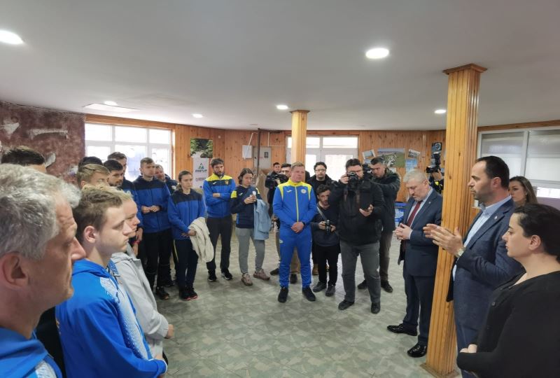 TİESF Başkanı Bursa’da ağırlanan Ukraynalı sporcuları ziyaret etti

