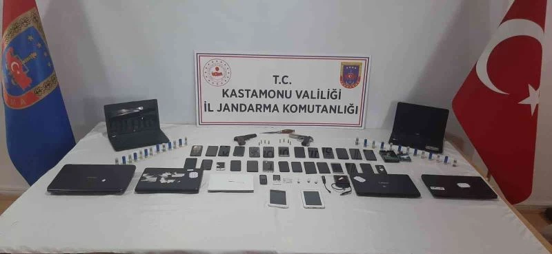 20 kişinin gözaltına alındığı DEAŞ operasyonunun detayları belli oldu
