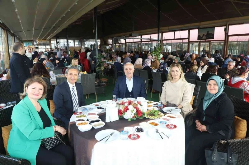 Şehit anneleri ve eşleri ’Kadınlar Günü’nde bir araya geldi
