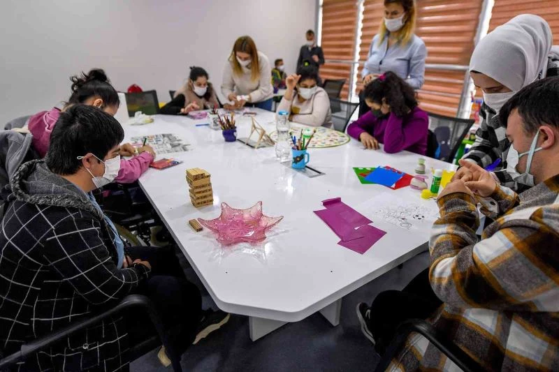 Mola evi ile özel gereksinimli çocukların kişisel becerileri gelişiyor
