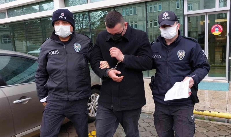 350 lira için kapısına bıçakla gittiği şahsı öldüreceğini söyleyince tutuklandı
