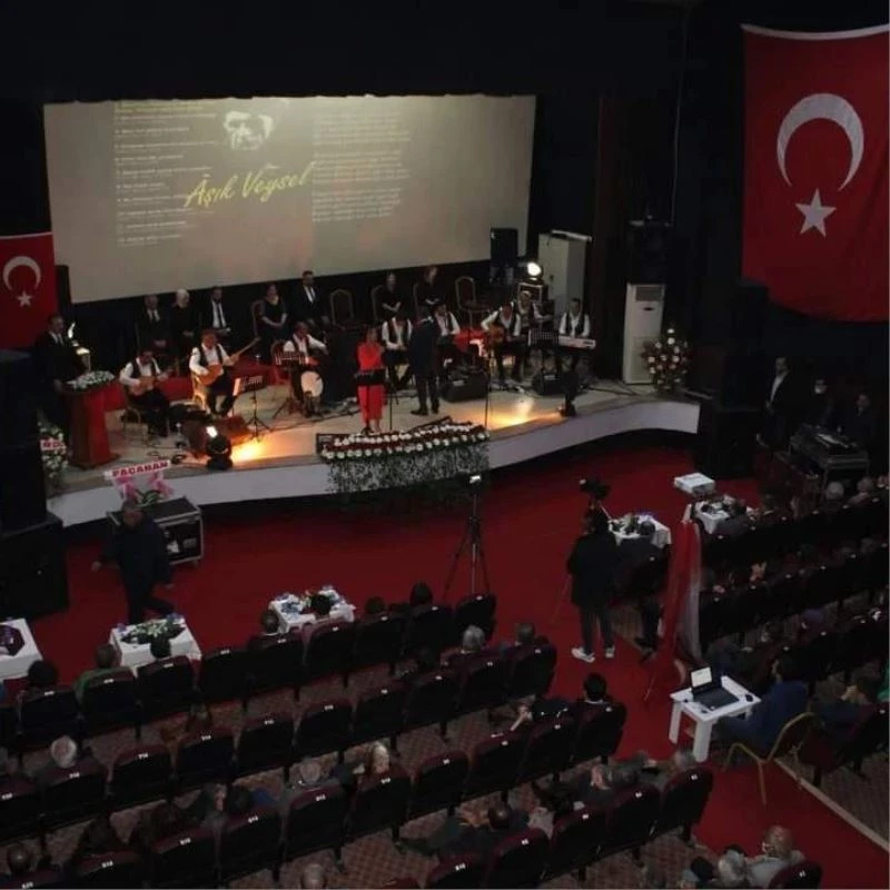 Aşık Veysel türküleri ile anıldı
