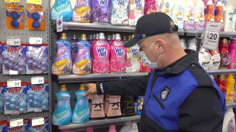 Tuzla Belediyesi Zabıta Ekipleri, marketleri denetledi
