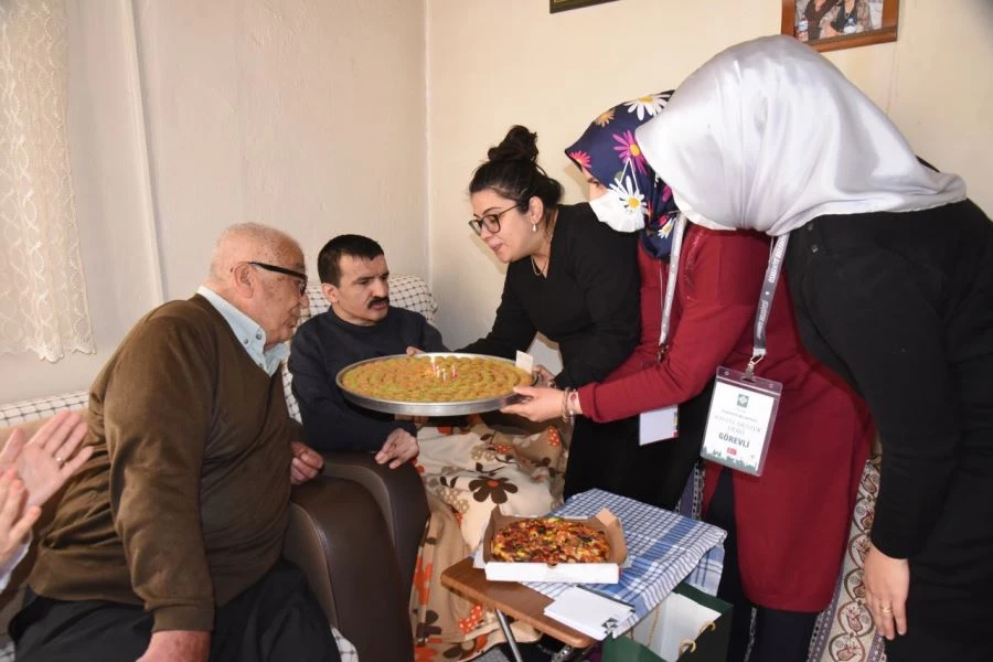 Engelli Bilal Kaçmaz’ın Yüzünü Güldüren Doğum Günü Sürprizi