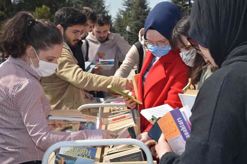 Kütüphaneler Haftası “Okumak Değiştirir” temasıyla kutlandı
