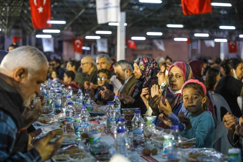 Denizli’de gönül sofrası Pelitlibağ’da kuruldu
