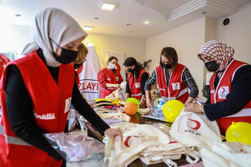 Kızılay gönüllüleri Ramazan bereketini tüm Türkiye’ye taşıyor
