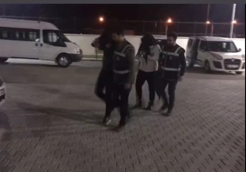 Kuyumcudan kolye çaldığı iddiasıyla gözaltına alınan 5 kişiden 1’i tutuklandı
