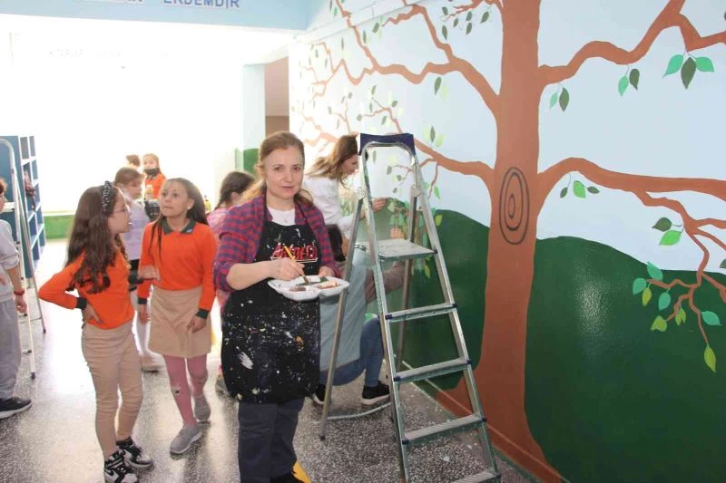 Okulda ‘Koridor Kütüphanesi’
