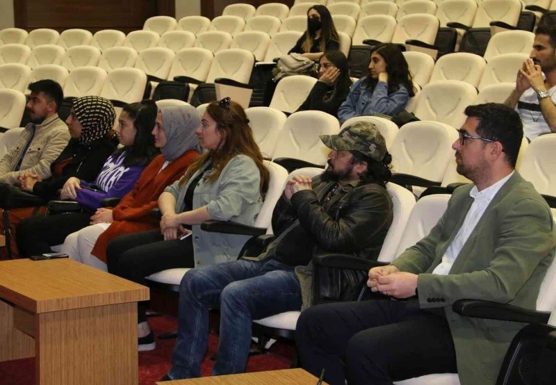 NEVÜ’de ‘NİÇİN’ konulu konferans düzenlendi
