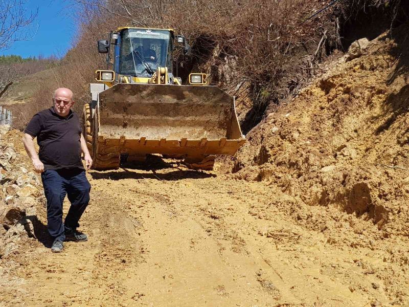 Kastamonu’da heyelanda zarar gören yol ve köprülerde çalışmalar sürüyor
