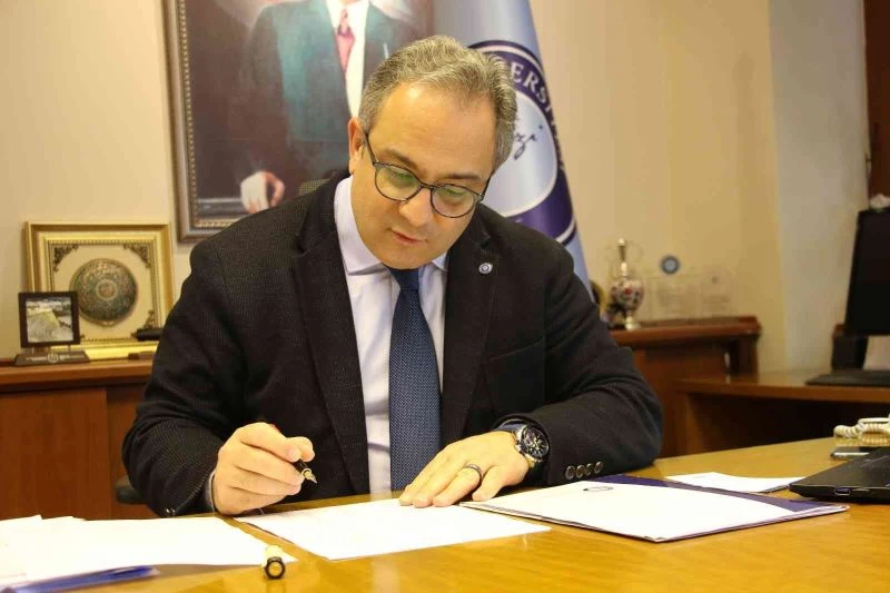 Bilim Kurulu Üyesi Prof. Dr. İlhan: “Salgın devam ediyor ama etkisi iyice azaldı”
