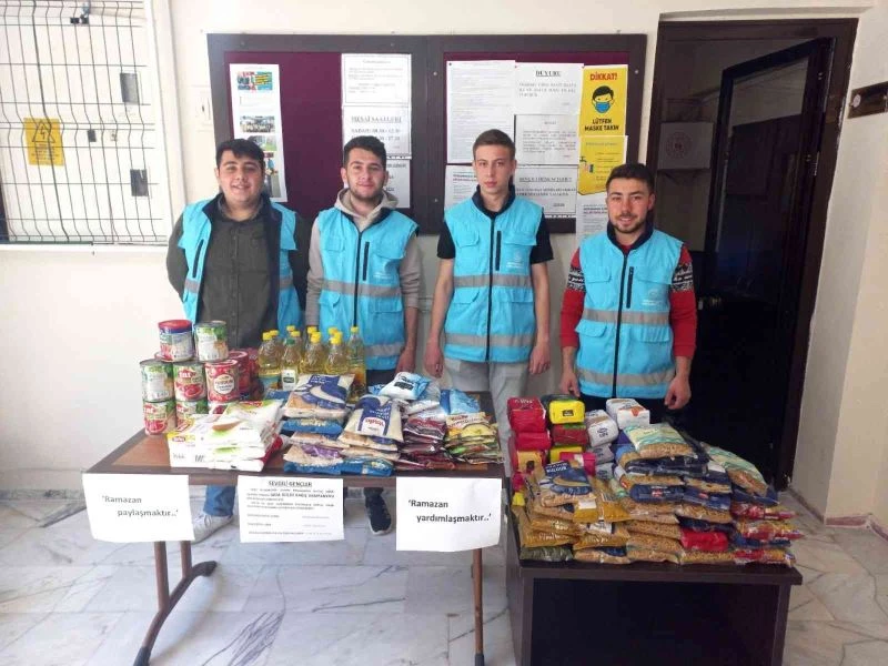 GSB yurtları öğrencilerinden ihtiyaç sahiplerine Ramazan kolisi
