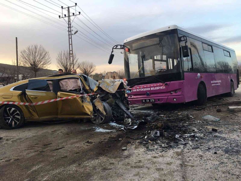 Van’da trafik kazasının görüntüsü ortaya çıktı
