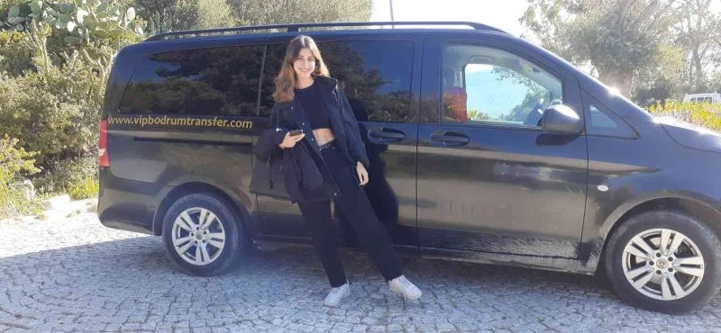 Dünyaca ünlü model ve tasarımcı Nour Arida Bodrum’da
