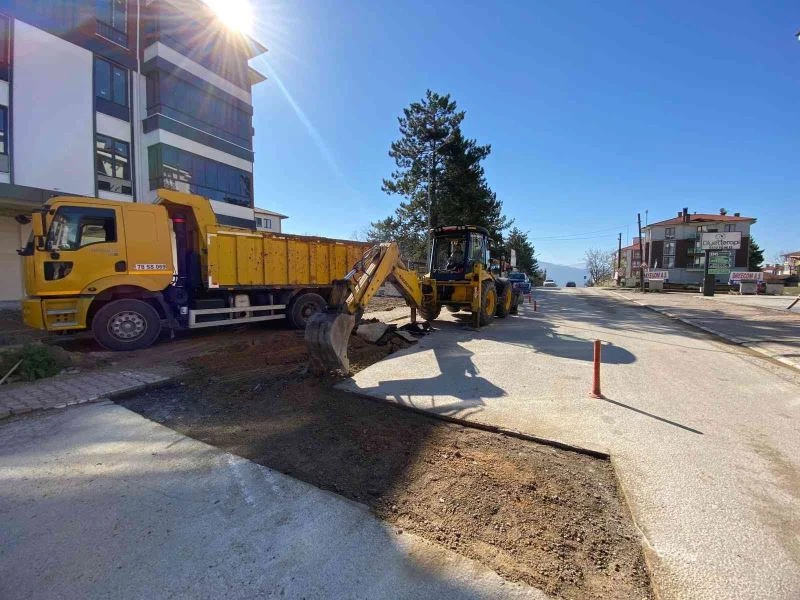 Safranbolu’da ısınan havalar ile asfalt sezonu açıldı
