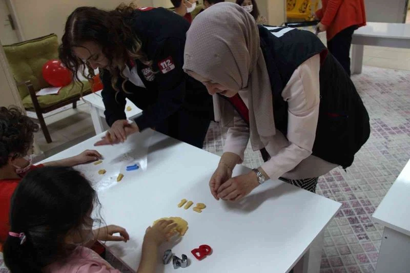 Öğrenciler 112 kurabiyesi yaptı
