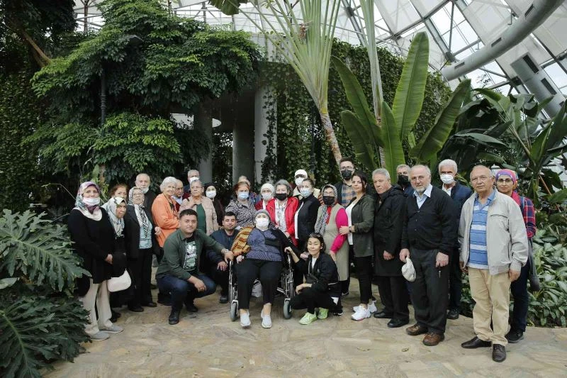 Parkinson hastaları Expo’yu gezdi
