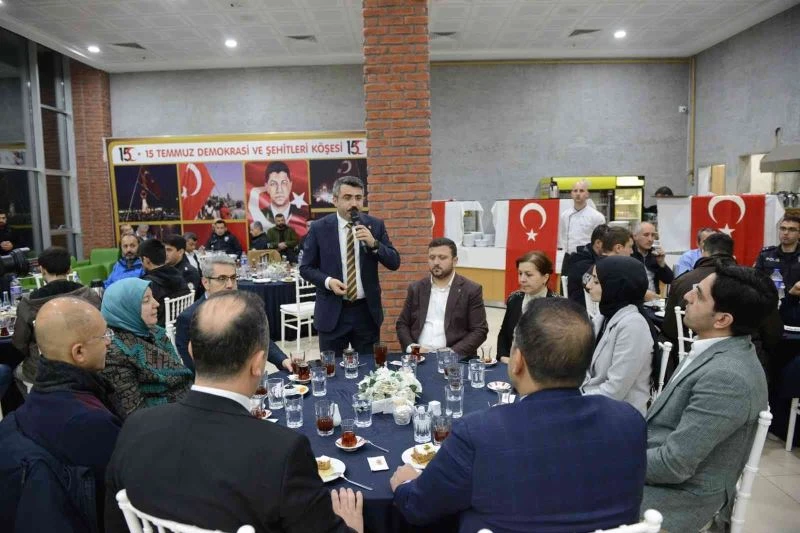 Başkan Yılmaz, görev başındaki polislerle iftar açtı
