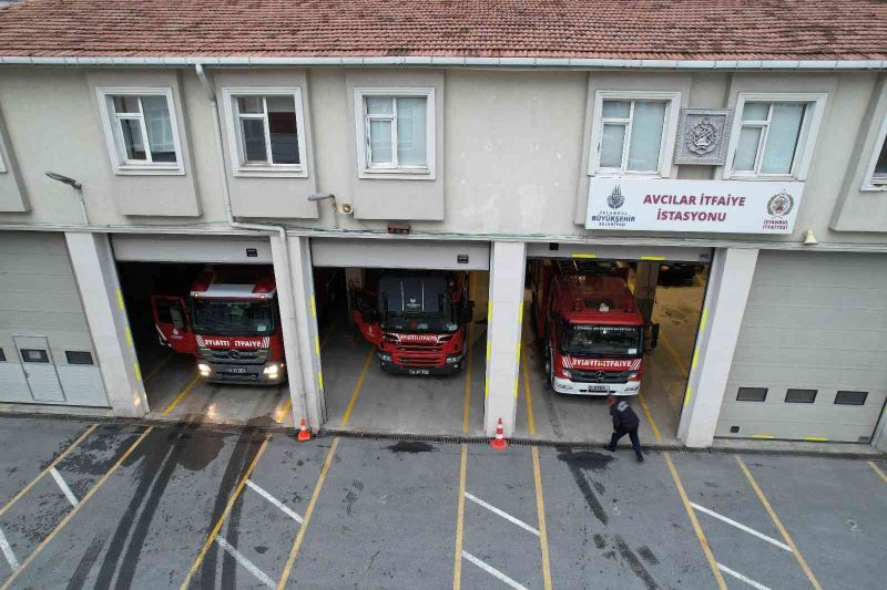 Kulakları ezanda, gözleri yangın ihbar ışığında
