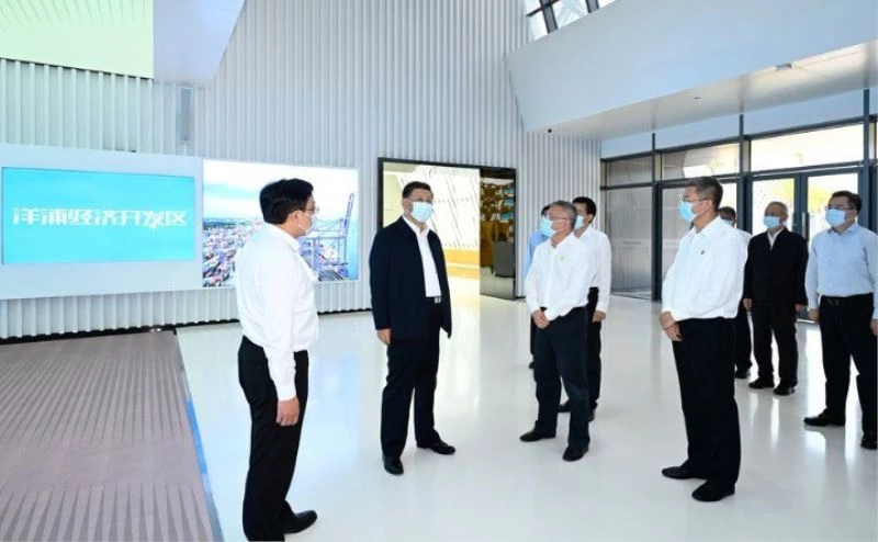 Çin Devlet Başkanı i Jinping, Yangpu Ekonomik Kalkınma Bölgesinde incelemelerde bulundu
