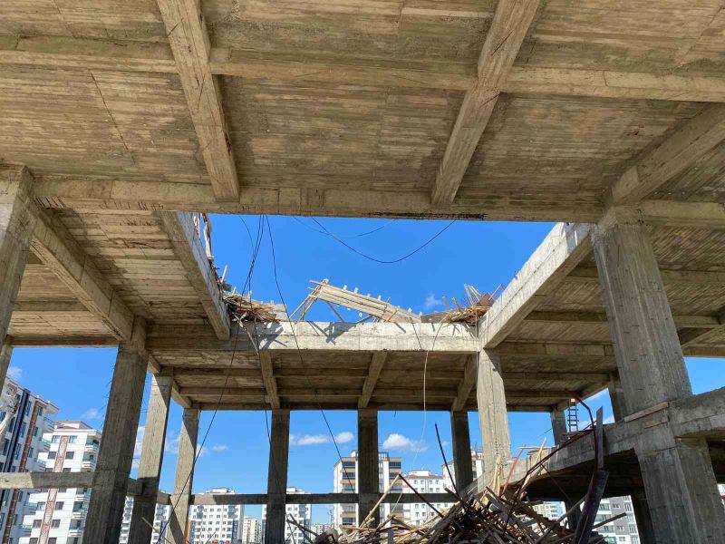 Diyarbakır’da cami inşaatının kubbesi çöktü: 5 yaralı
