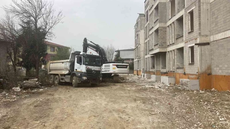 Ekipler alternatif yol çalışmasına başladı
