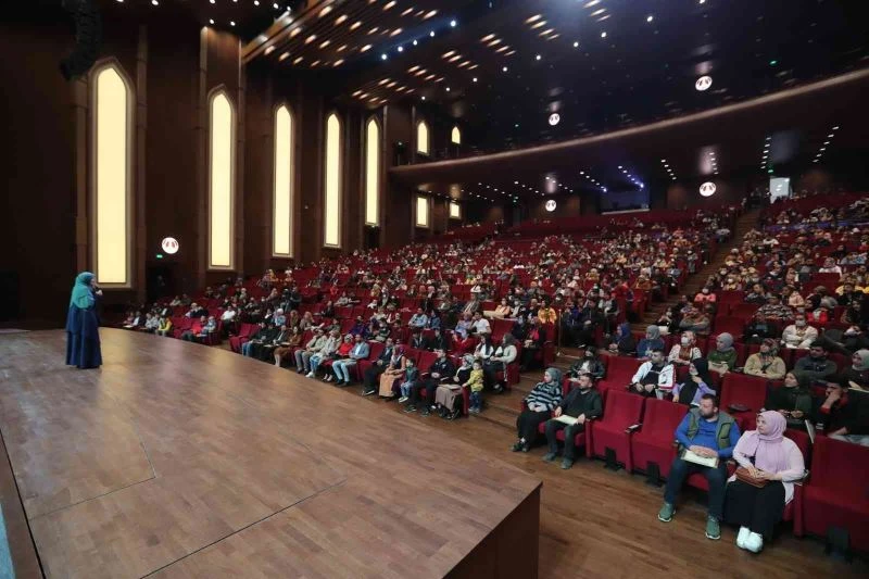 Evlilik okulunda evliliğin önemi anlatıldı
