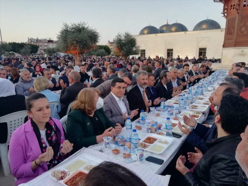 AK Parti Kepez İlçe Başkanlığınca iftar programı düzenlendi