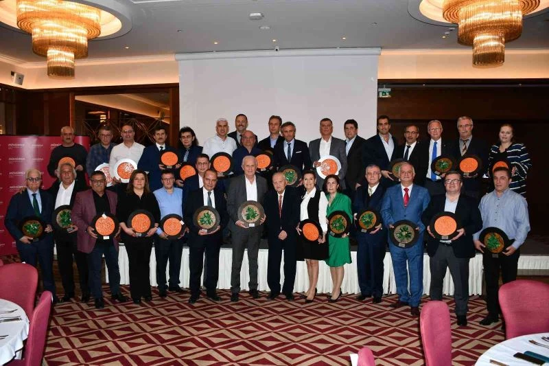 Yeşim’de kıdem ödülleri sahiplerini buldu
