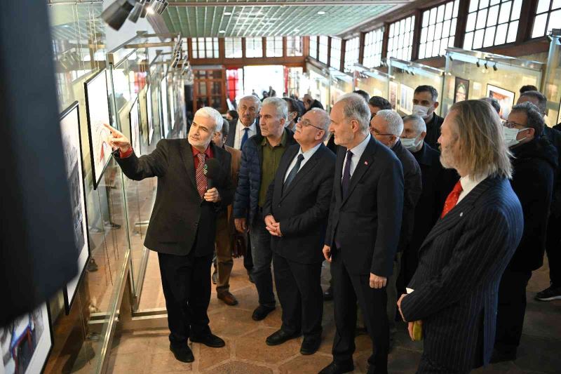 Eminönü Yeni Camii’nin 425 yıllık tarihi kitaplaştırıldı
