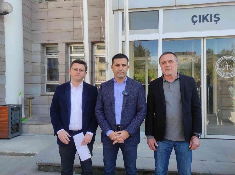 Kuşadası Belediye Başkanı Ömer Günel, darp edilen yazar Ergün Poyraz’dan şikayetçi oldu
