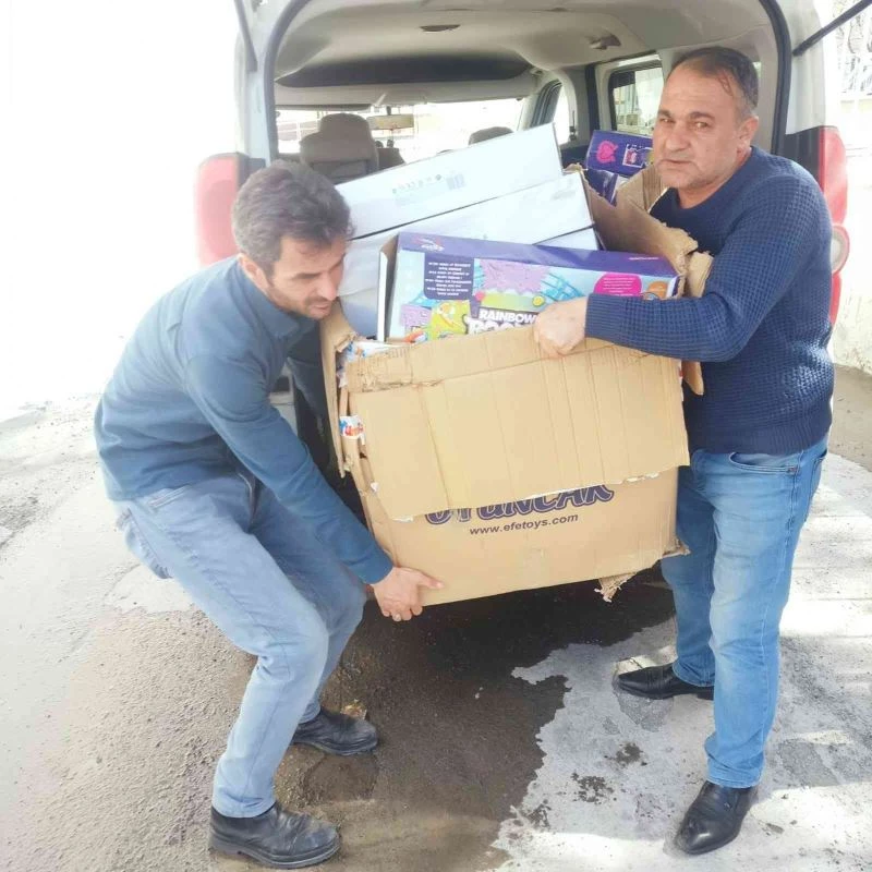 Kars Ehlibeyt Derneği çocukları sevindirdi
