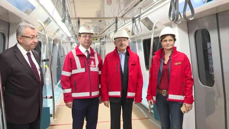CHP Genel Başkanı Kılıçdaroğlu ile İBB Başkanı İmamoğlu Dudullu-Bostancı metrosunda test sürüşü gerçekleştirdi
