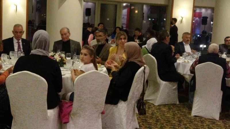 Marmaris Kaymakamlığı, yardımlaşma vakfına kayıtlı vatandaşlara iftar programı düzenledi
