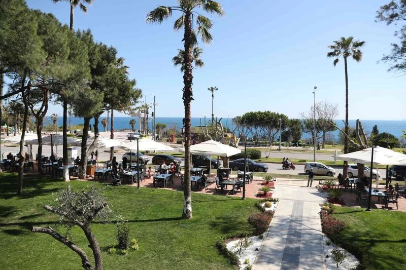 Barbaros Çay Bahçesi yenilenen yüzüyle hizmette
