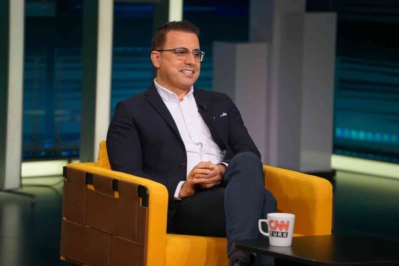 Plastik, Rekonstrüktif ve Estetik Cerrahi Uzmanı Doç. Dr. Ahmet Duymaz, meme küçültme ameliyatlarında yeni dönemi anlattı
