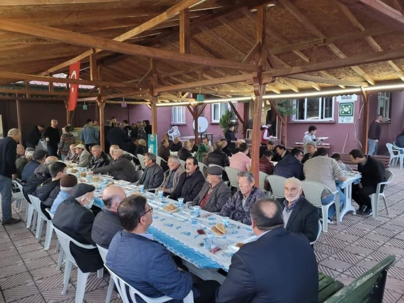 Karaağaç mahallesi iftar yemeğinde buluştu
