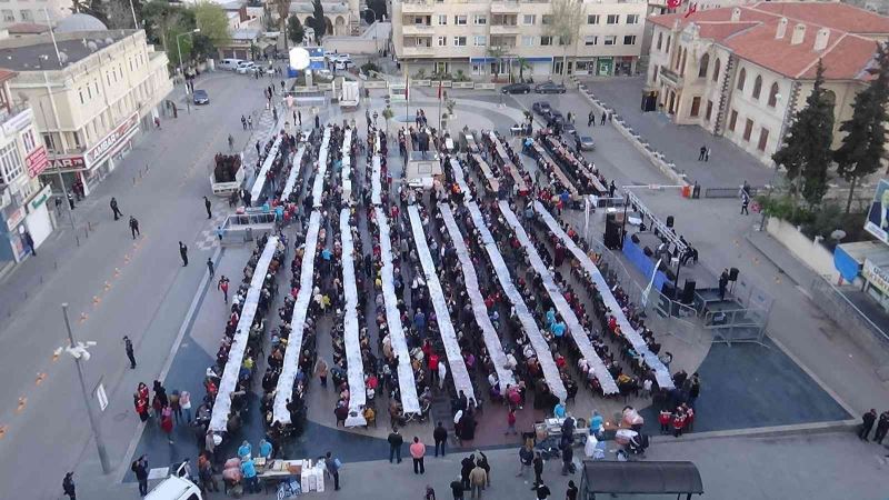 Kilis’te yetimlere iftar yemeği
