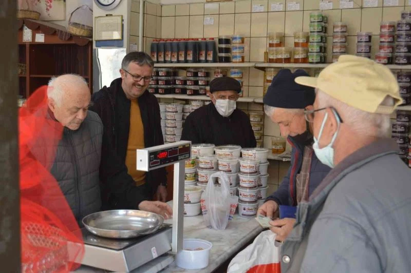 Damatlardan kayınvalidelere ’bitli helva’ geleneği
