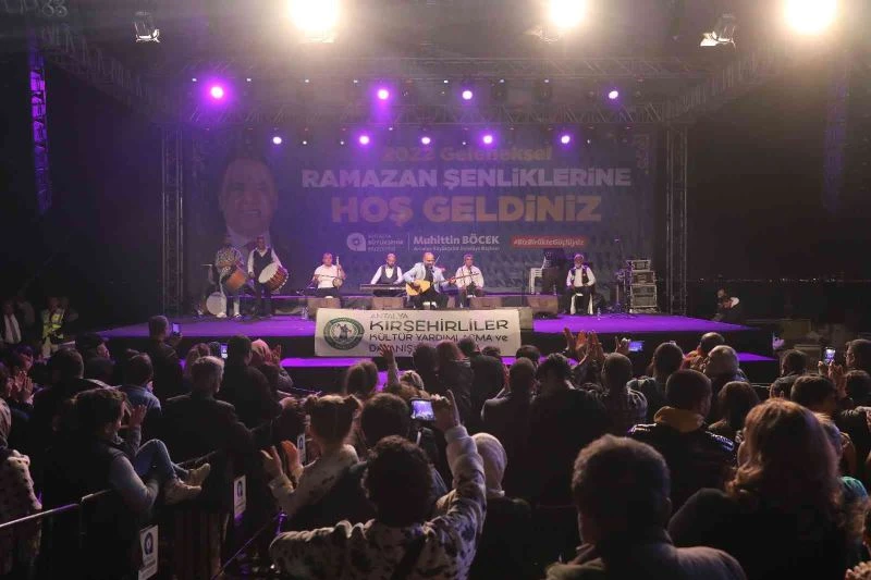 Kırşehirliler Gecesi’nde türkü rüzgarı

