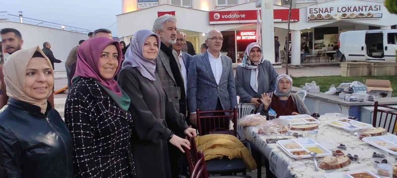 AK Parti’nin iftarına yoğun katılım
