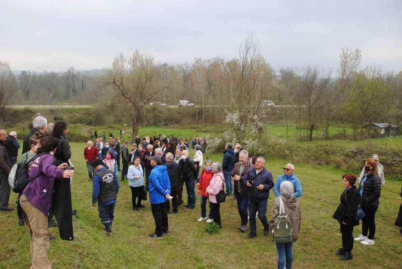 Çevreciler hurda eritme fabrikasına karşı toplandı
