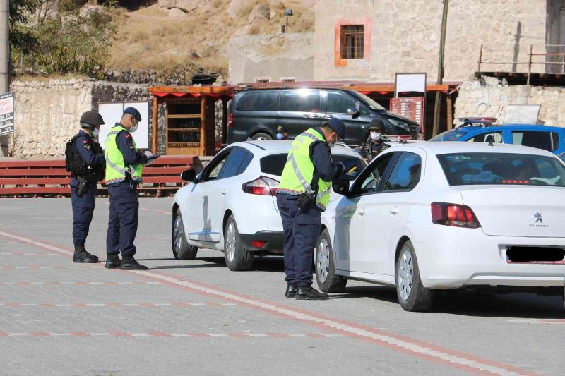 Aksaray Jandarma, denetim ve eğitimlerle kazaları yüzde 13 azalttı
