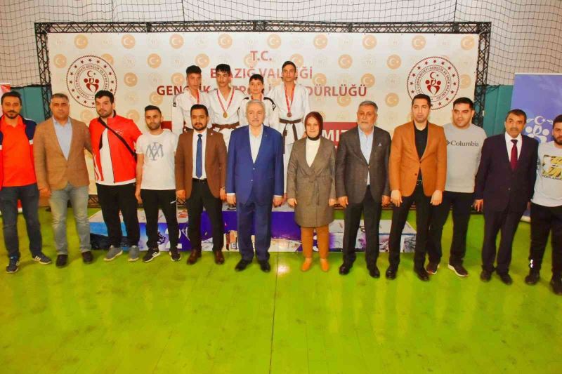 Analig Judo Yarı Finalleri Elazığ’da sürüyor
