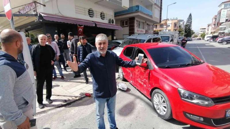 Caddelerin kesiştiği kavşaktaki kazalara, esnafın tepkisi
